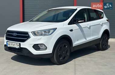 Внедорожник / Кроссовер Ford Kuga 2017 в 