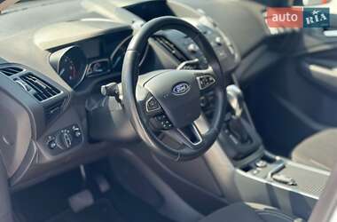 Внедорожник / Кроссовер Ford Kuga 2017 в 