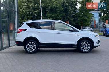 Внедорожник / Кроссовер Ford Kuga 2019 в 