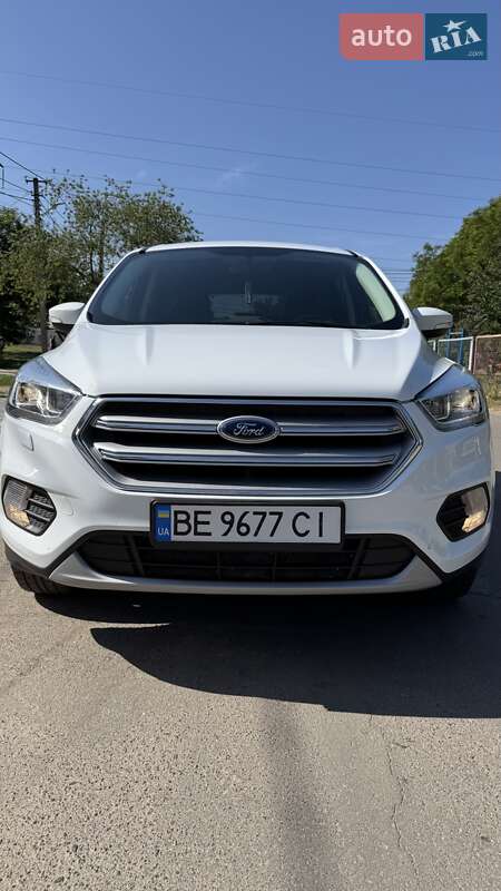 Внедорожник / Кроссовер Ford Kuga 2018 в 