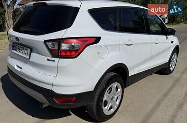 Внедорожник / Кроссовер Ford Kuga 2018 в 
