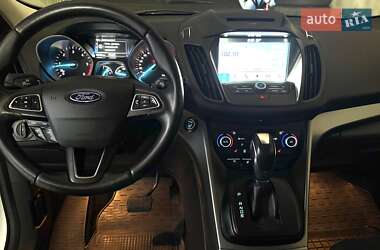 Внедорожник / Кроссовер Ford Kuga 2018 в 