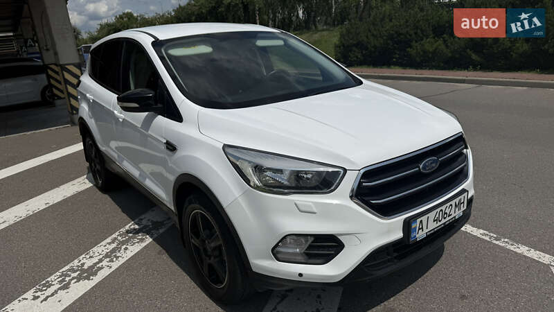 Позашляховик / Кросовер Ford Kuga 2017 в Боярці