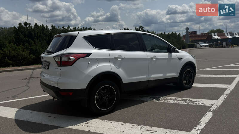 Позашляховик / Кросовер Ford Kuga 2017 в Боярці