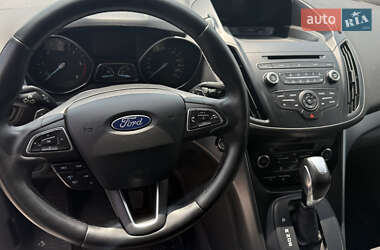 Внедорожник / Кроссовер Ford Kuga 2017 в 