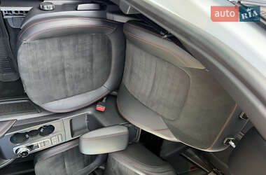 Позашляховик / Кросовер Ford Kuga 2021 в 