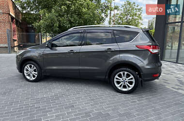 Внедорожник / Кроссовер Ford Kuga 2016 в 