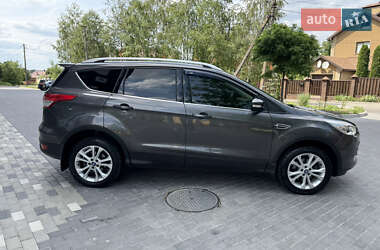Внедорожник / Кроссовер Ford Kuga 2016 в 
