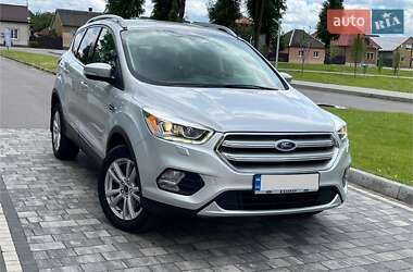 Внедорожник / Кроссовер Ford Kuga 2016 в Мукачево