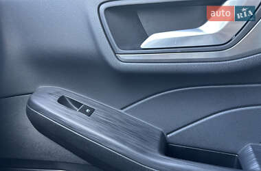 Внедорожник / Кроссовер Ford Kuga 2021 в 