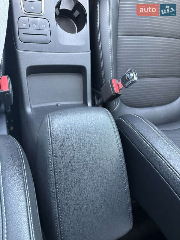 Позашляховик / Кросовер Ford Kuga 2021 в Києві