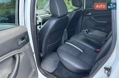 Внедорожник / Кроссовер Ford Kuga 2011 в 