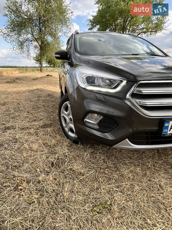 Внедорожник / Кроссовер Ford Kuga 2019 в Пятихатках