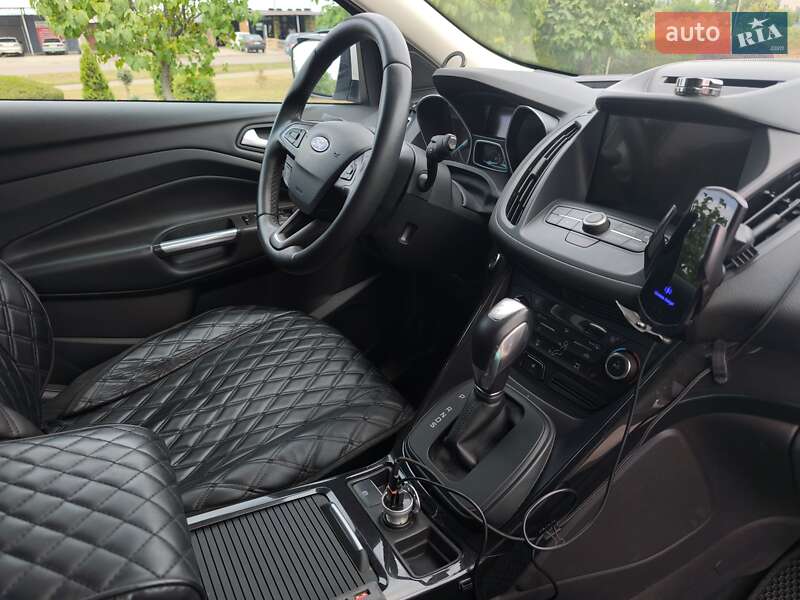 Внедорожник / Кроссовер Ford Kuga 2019 в Южноукраинске