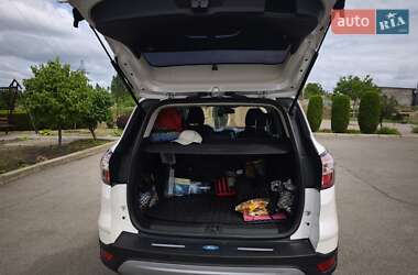 Внедорожник / Кроссовер Ford Kuga 2019 в 