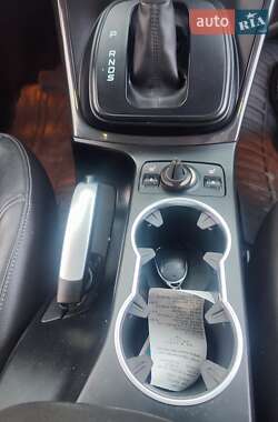 Внедорожник / Кроссовер Ford Kuga 2013 в 