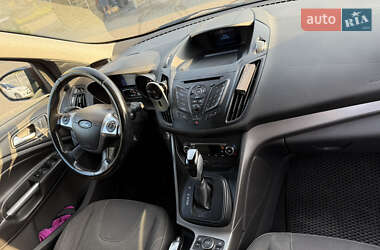 Внедорожник / Кроссовер Ford Kuga 2013 в 