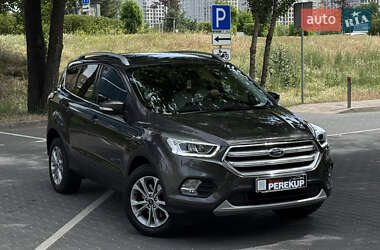 Позашляховик / Кросовер Ford Kuga 2019 в Києві