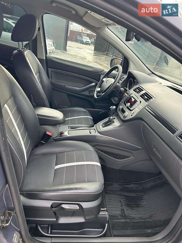 Внедорожник / Кроссовер Ford Kuga 2011 в Бучаче