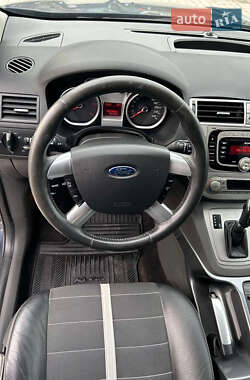 Внедорожник / Кроссовер Ford Kuga 2011 в 