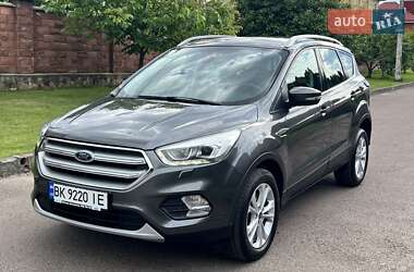 Позашляховик / Кросовер Ford Kuga 2019 в Рівному