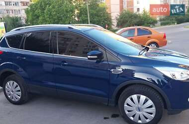 Внедорожник / Кроссовер Ford Kuga 2014 в 