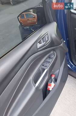Внедорожник / Кроссовер Ford Kuga 2014 в 