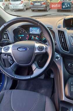 Внедорожник / Кроссовер Ford Kuga 2014 в 