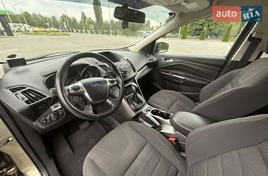 Внедорожник / Кроссовер Ford Kuga 2013 в 