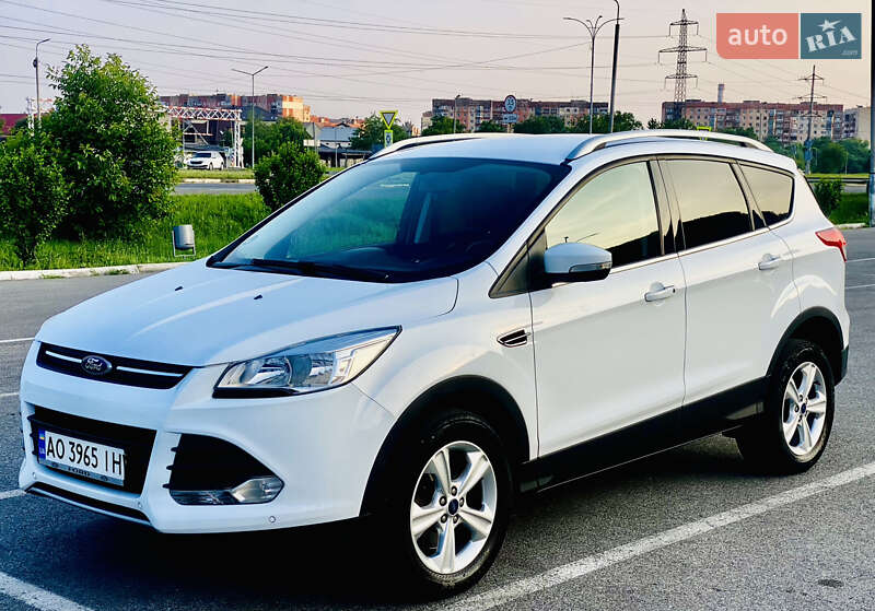 Внедорожник / Кроссовер Ford Kuga 2015 в 