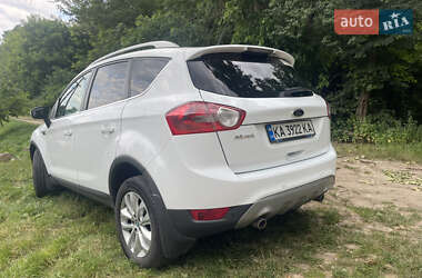Внедорожник / Кроссовер Ford Kuga 2012 в 