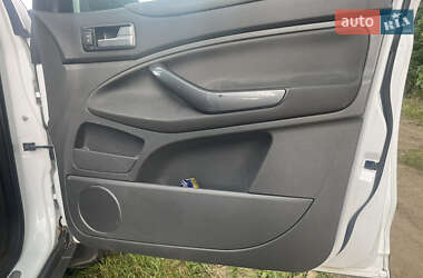 Внедорожник / Кроссовер Ford Kuga 2012 в 
