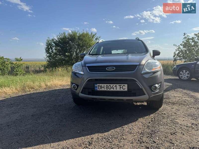 Внедорожник / Кроссовер Ford Kuga 2012 в 