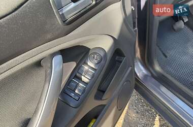Внедорожник / Кроссовер Ford Kuga 2012 в 