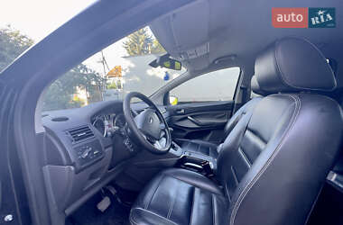 Внедорожник / Кроссовер Ford Kuga 2012 в 