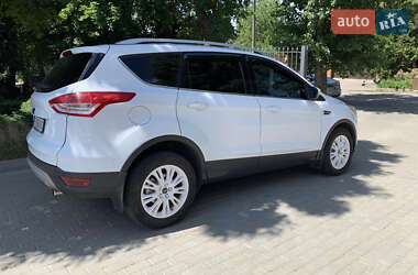 Внедорожник / Кроссовер Ford Kuga 2013 в 