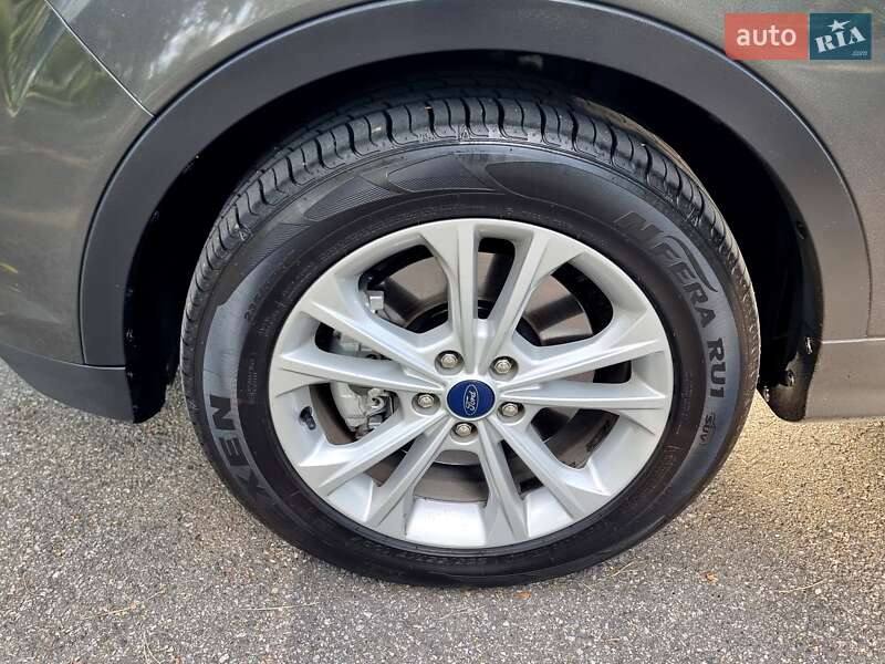 Позашляховик / Кросовер Ford Kuga 2019 в Києві