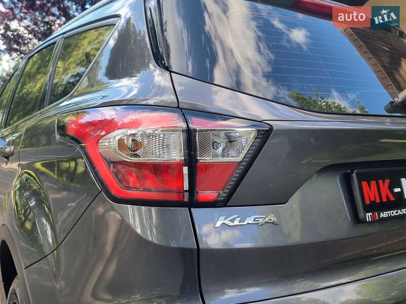 Позашляховик / Кросовер Ford Kuga 2019 в Києві