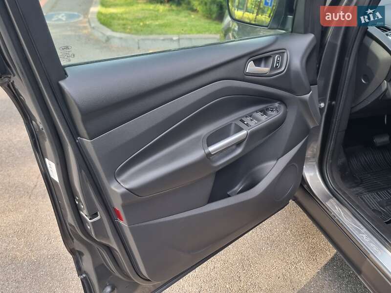 Позашляховик / Кросовер Ford Kuga 2019 в Києві