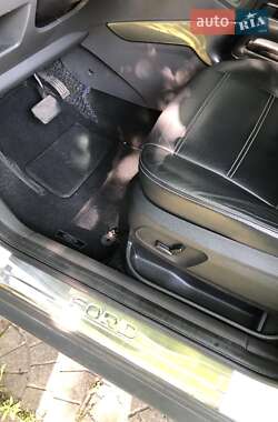 Внедорожник / Кроссовер Ford Kuga 2009 в 