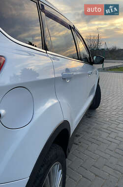 Внедорожник / Кроссовер Ford Kuga 2013 в 