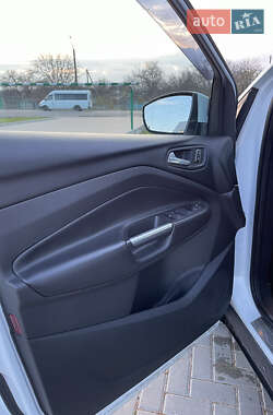 Внедорожник / Кроссовер Ford Kuga 2013 в 