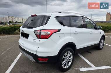 Внедорожник / Кроссовер Ford Kuga 2019 в 