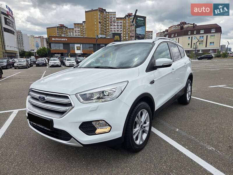 Внедорожник / Кроссовер Ford Kuga 2019 в 