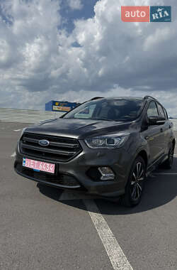 Внедорожник / Кроссовер Ford Kuga 2019 в Львове
