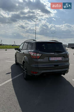 Внедорожник / Кроссовер Ford Kuga 2019 в 