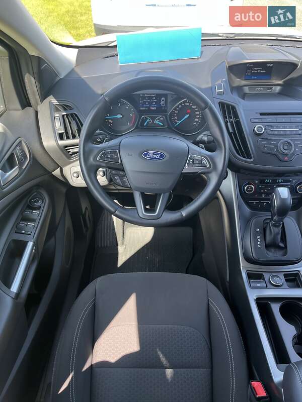 Позашляховик / Кросовер Ford Kuga 2018 в Києві