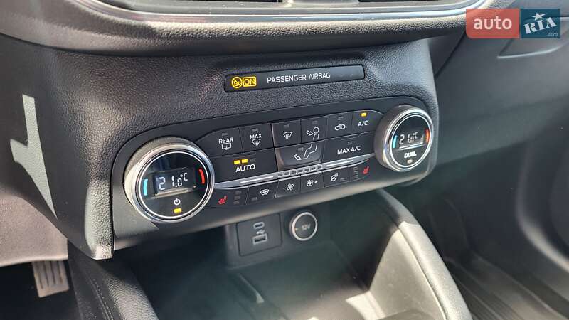 Внедорожник / Кроссовер Ford Kuga 2020 в Киеве