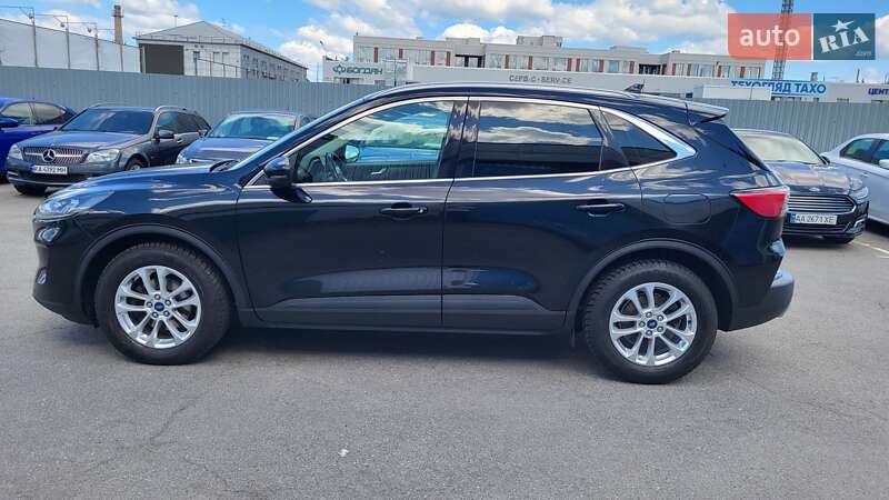 Внедорожник / Кроссовер Ford Kuga 2020 в Киеве