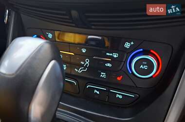 Внедорожник / Кроссовер Ford Kuga 2017 в 